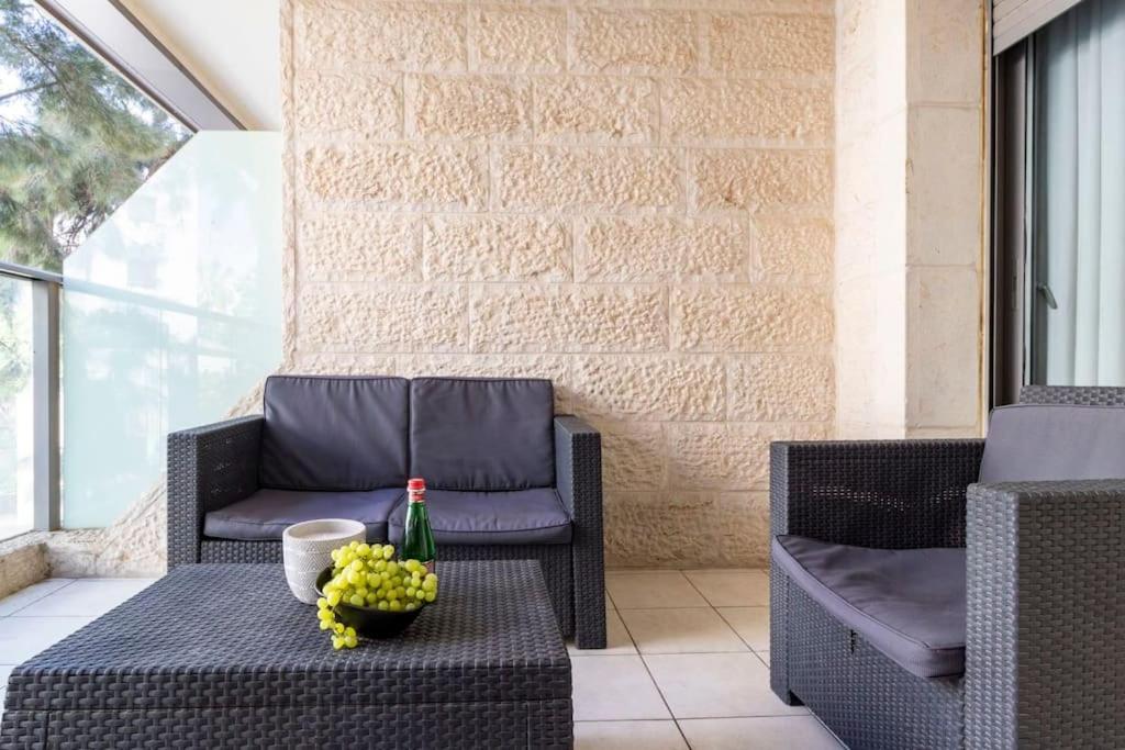 Luxury 3 Bedroom Apt, Harav Kook7 Jerusalem Eksteriør billede
