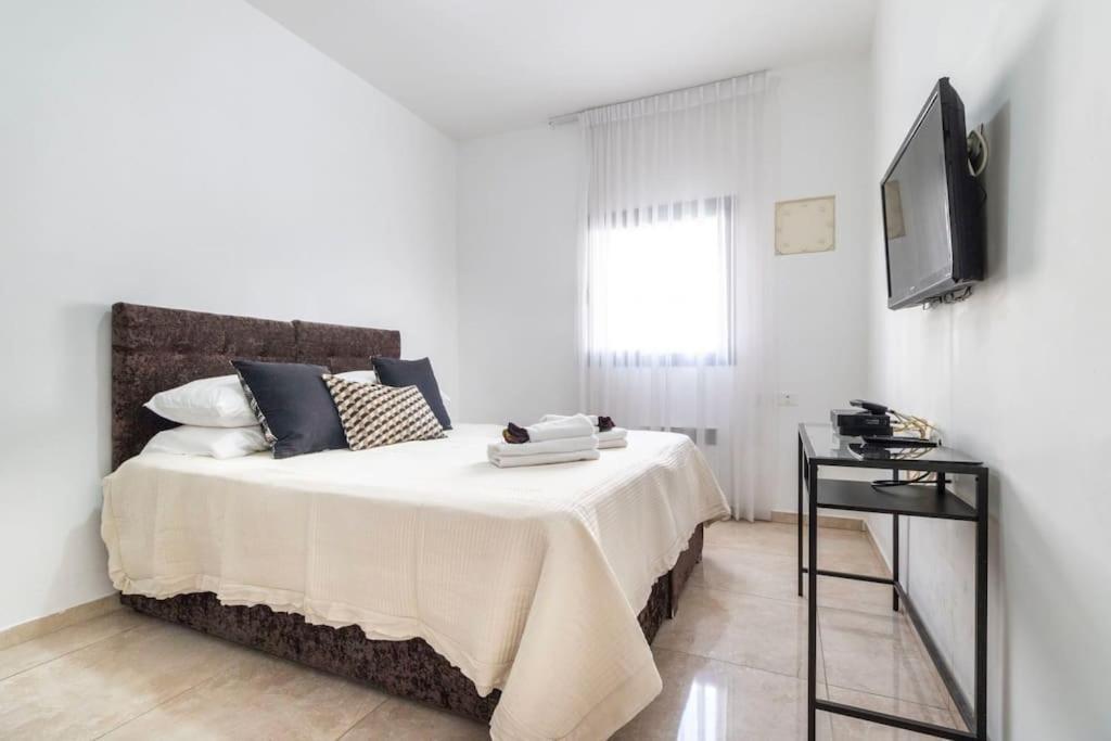 Luxury 3 Bedroom Apt, Harav Kook7 Jerusalem Eksteriør billede