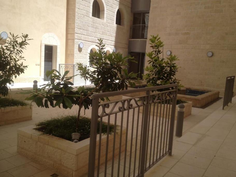 Luxury 3 Bedroom Apt, Harav Kook7 Jerusalem Eksteriør billede
